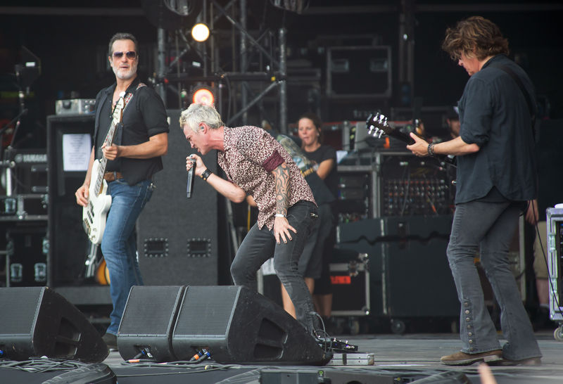 Soubor:Hellfest2019StoneTemplePilots 03.jpg