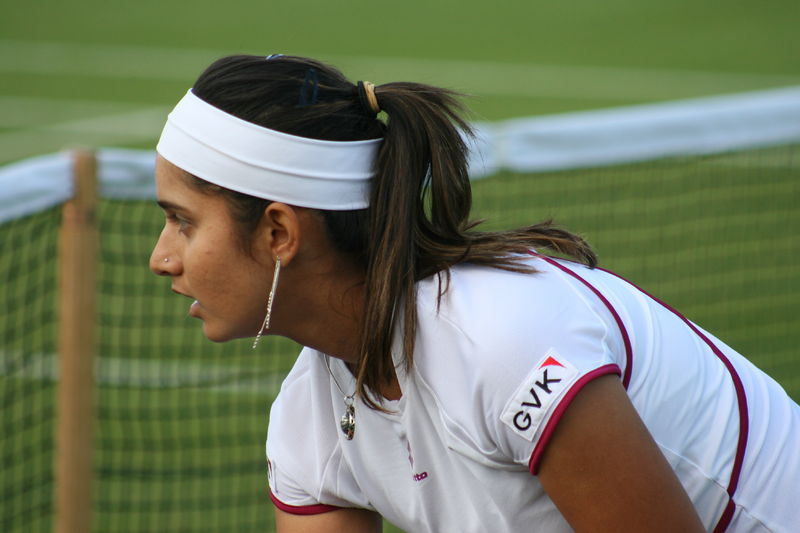 Soubor:Sania Mirza Wimbledon 2006-Flickr.jpg