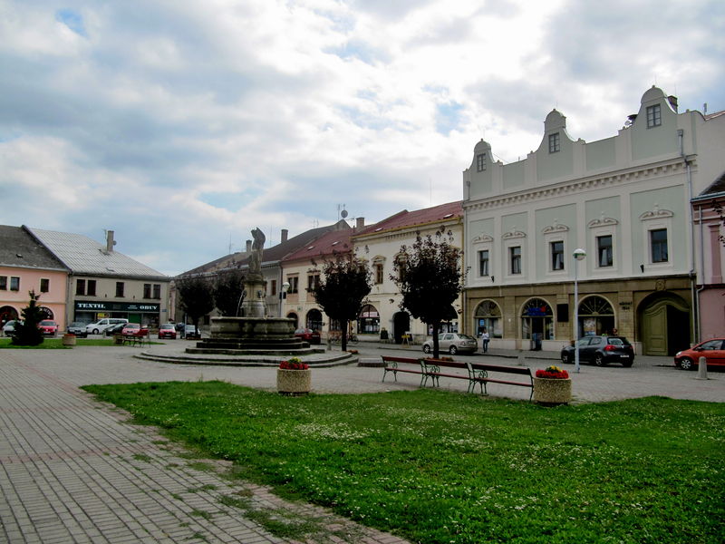 Soubor:Tovačov, náměstí (1).jpg