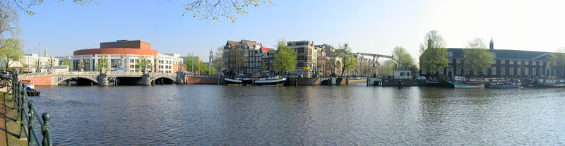 Soubor:Amsterdam Amstel.jpg