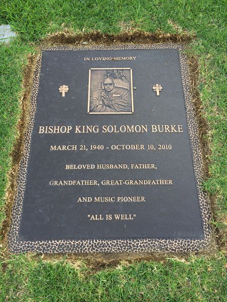 Soubor:Solomon Burke Grave.JPG