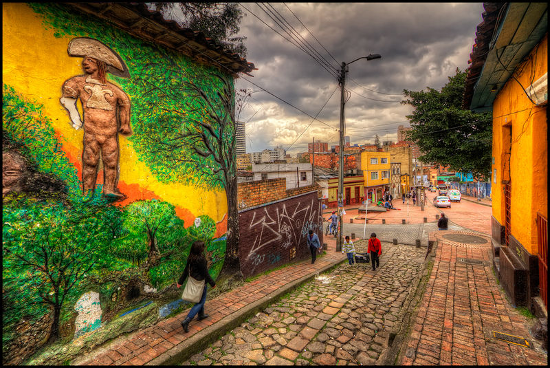 Soubor:La Candelaria-Bogota-HDR2.jpg