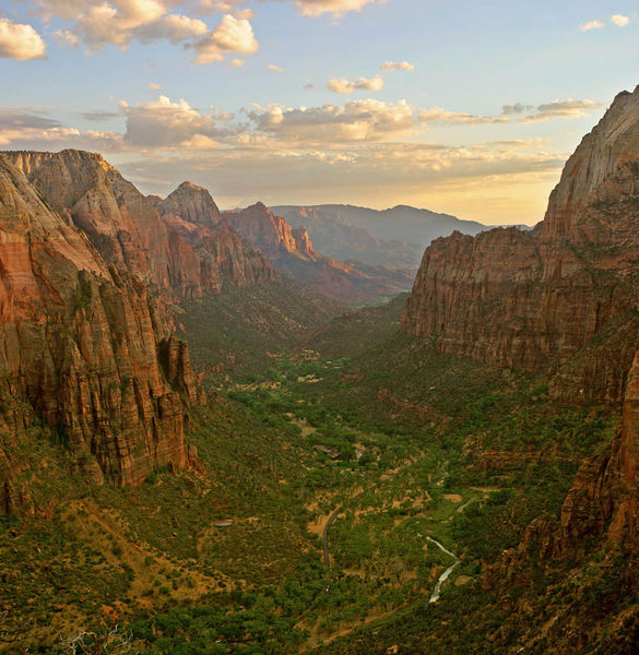 Soubor:Zion angels landing view.jpg