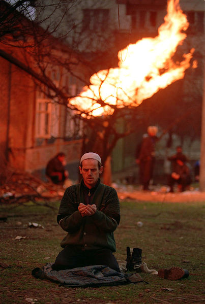 Soubor:Evstafiev-chechnya-prayer2.jpg