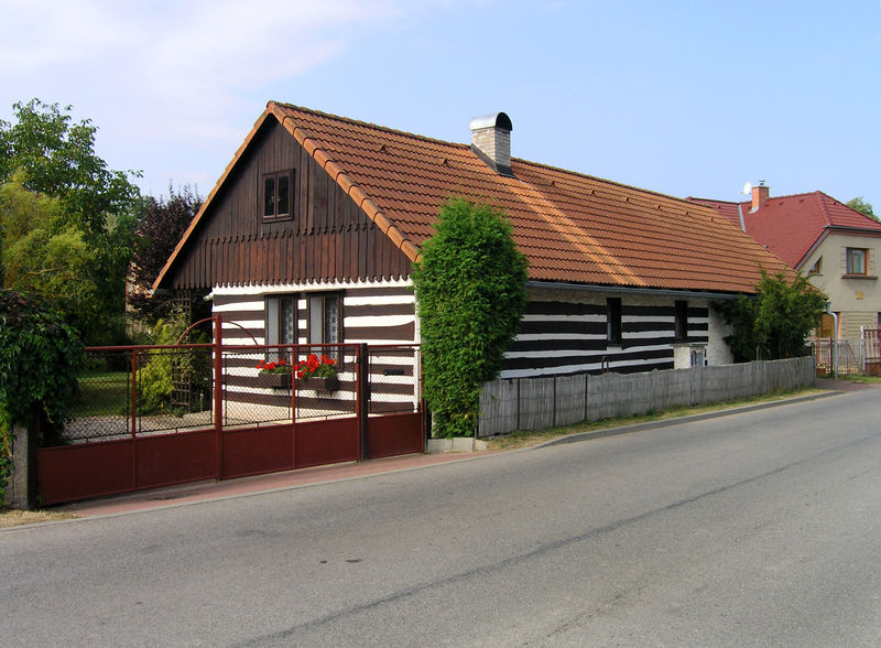 Soubor:Boharyně, Homyle, West.jpg