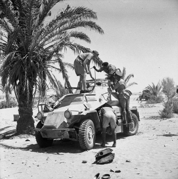 Soubor:IWM-E-3776-SdKfz-222-19410624.jpg