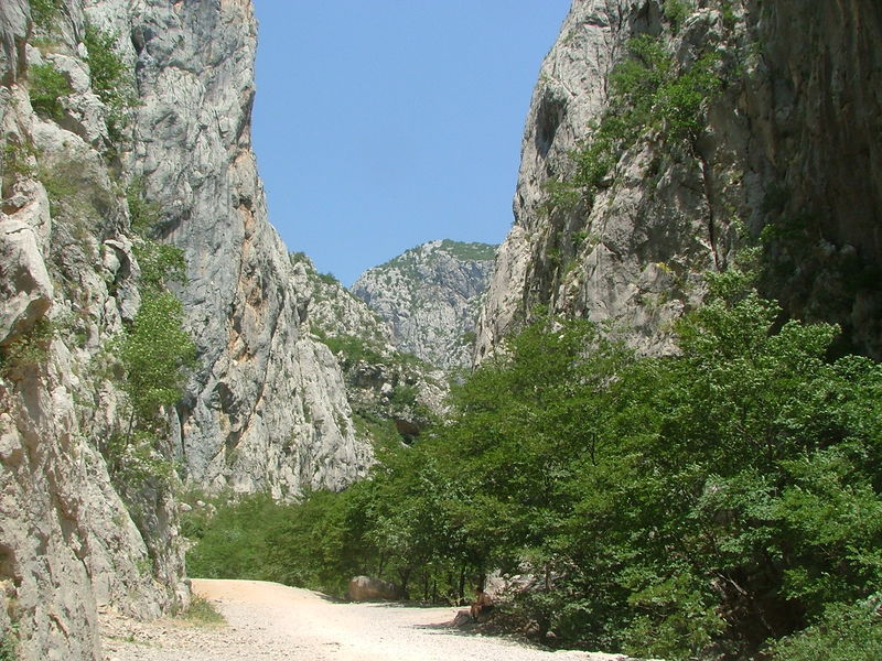 Soubor:Paklenica valley 2.JPG