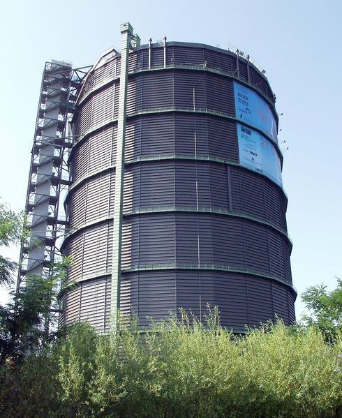 Soubor:Gasometer Oberhausen aussen.jpg