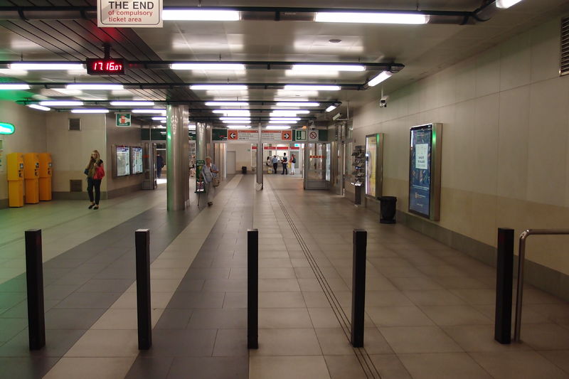 Soubor:Bořislavka metro station 2016Z05.JPG