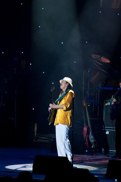 Soubor:Carlos Santana in Concert-D7C27437-Flickr.jpg