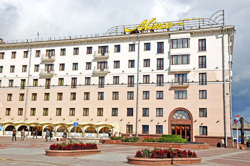 Soubor:Belarus 3895-Minsk-hotel-DJFlickr.jpg