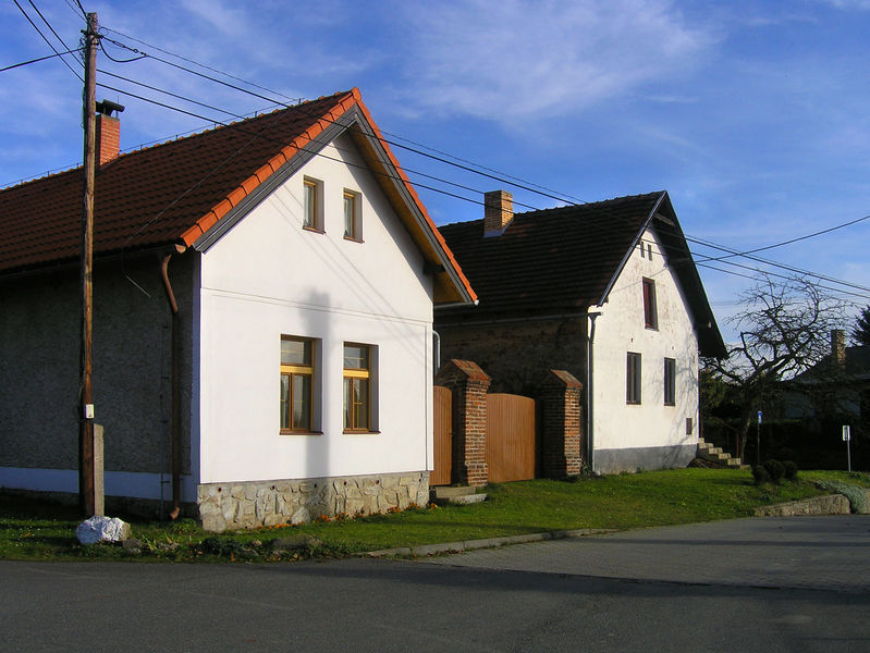 Soubor:Klokočná, old farm.jpg