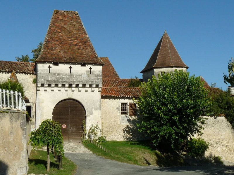 Soubor:Lusignac castle.JPG