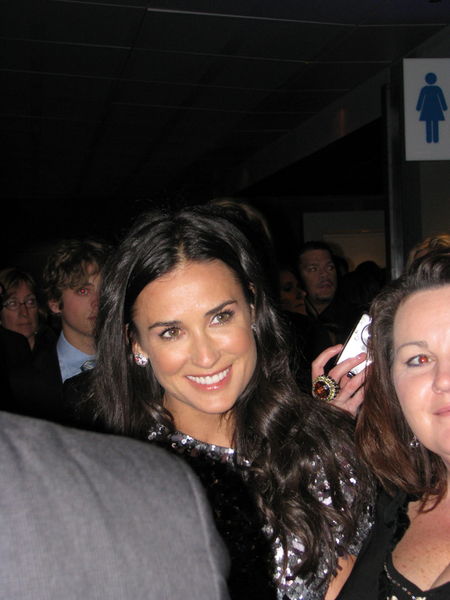 Soubor:Demi-Moore-Cliff-Flickr.jpg