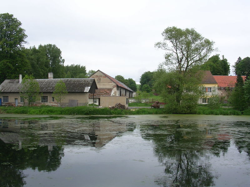 Soubor:Neustupov, rybník Pačulka.jpg