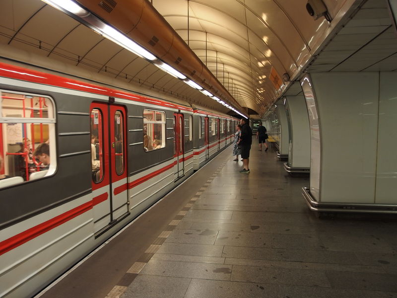 Soubor:Invalidovna Prague metro station 2023Z11.JPG