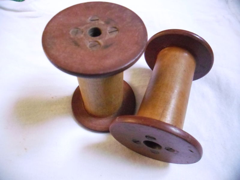 Soubor:Empty Bobbins.jpg