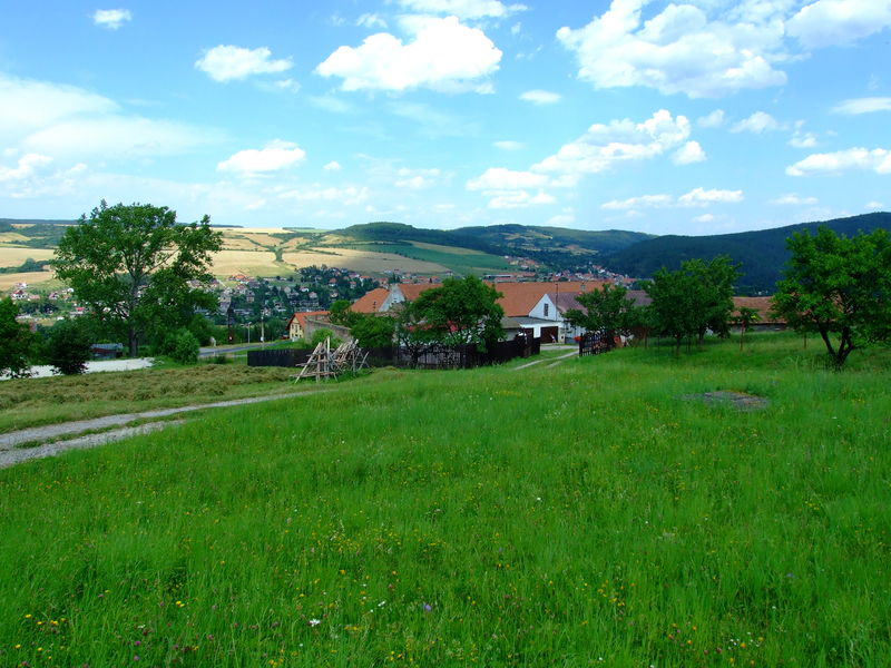 Soubor:Beroun, Zdejcina, stavení.jpg