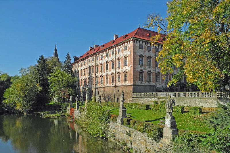 Soubor:Libochovice-Schloss-5.jpg