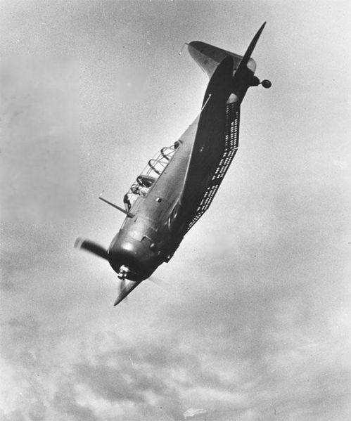 Soubor:A-24 diving.jpg