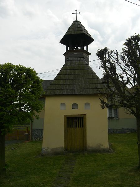 Soubor:Chrášťovice-Plzeň-church.jpg