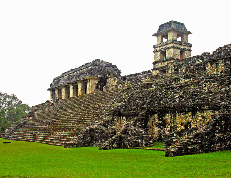 Soubor:Mexico-2530-Palenque Palace-DJFlickr.jpg