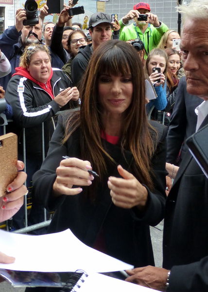 Soubor:Sandra Bullock-Toronto-2015-Flickr05.jpg