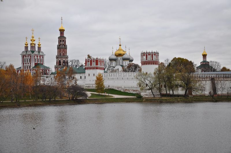 Soubor:Москва (Moscow)-Novodevichy Convent-1-Flickr.jpg