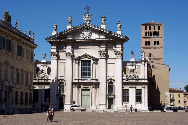 Soubor:20110720 Mantua Cathedral 3545.jpg