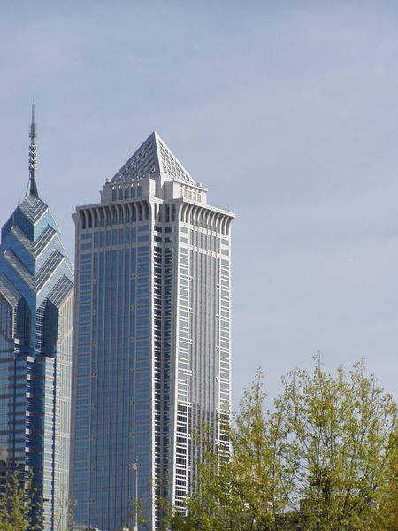 Soubor:Mellon Bank Center (Philadelphia)-wide.jpeg