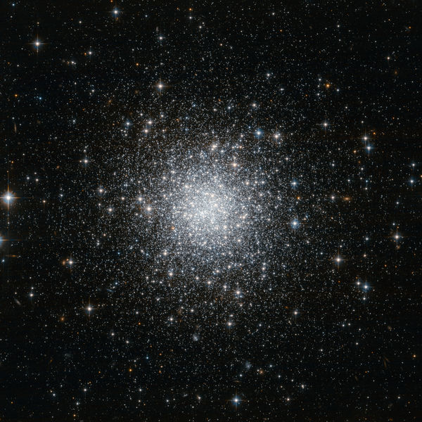 Soubor:NGC 7006 HST.jpg