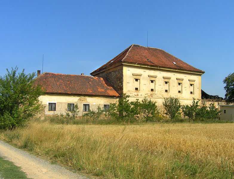 Soubor:Štít, Prague Křeslice.jpg