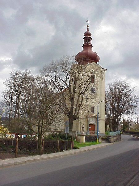 Soubor:Řehlovice kostel Nejsvětější Trojice.JPG