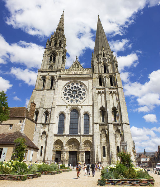 Soubor:Chartres cathedral (West façade).jpg