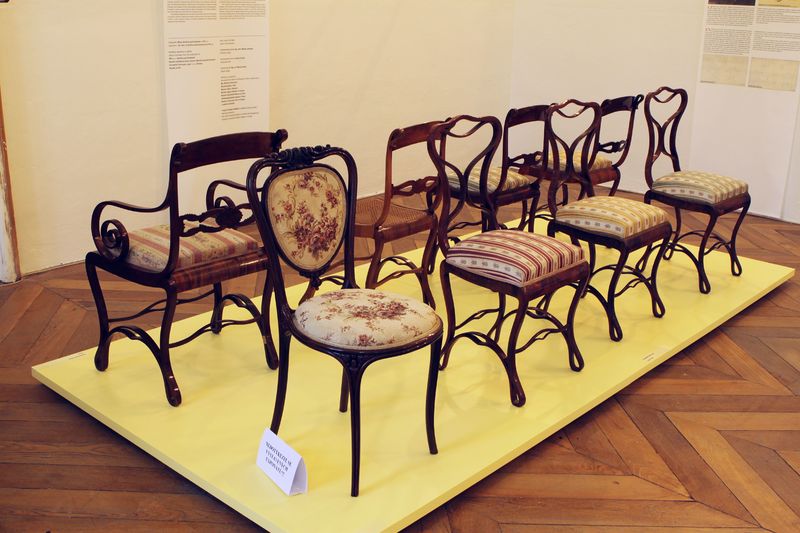 Soubor:Expozice Thonet BpH.jpg