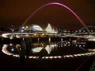 Gateshead Millennium Bridge - geograph.org.uk - 1114761.jpg