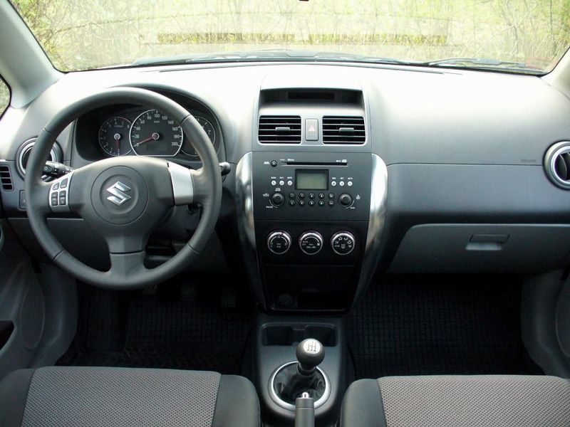 Soubor:Suzuki SX4 innen.JPG