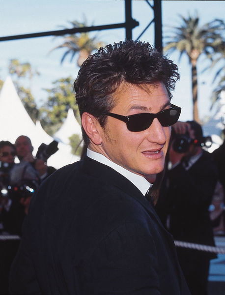 Soubor:SeanPenn(CannesRedCarpet).jpg