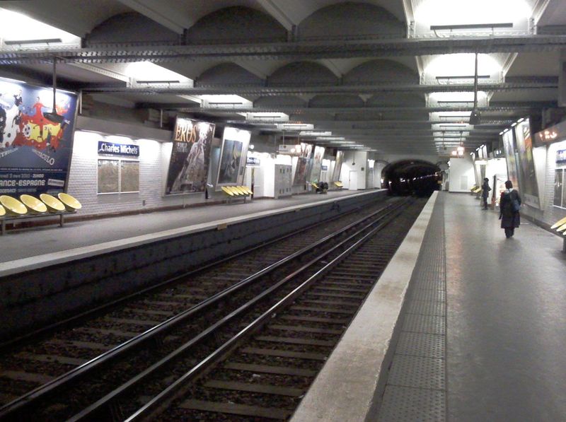 Soubor:Metro Charles Michel Paris.jpg