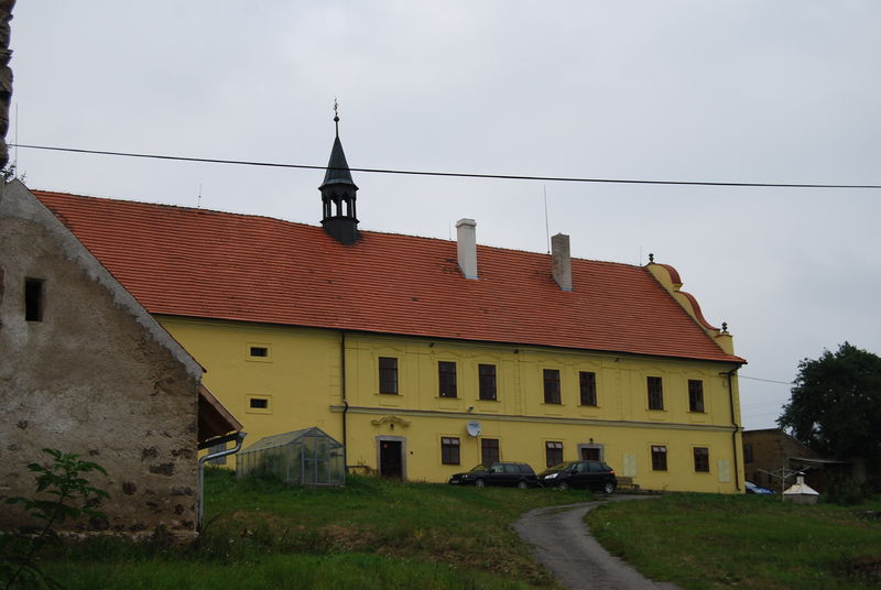 Soubor:Jenišovice (zámek) (2.).jpg