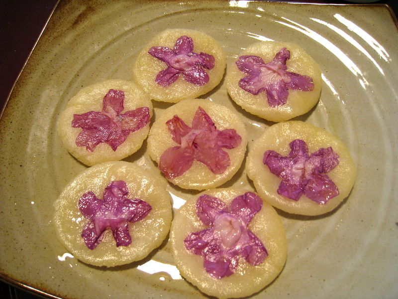 Soubor:Korean pancake-Jindallae hwajeon-03.jpg