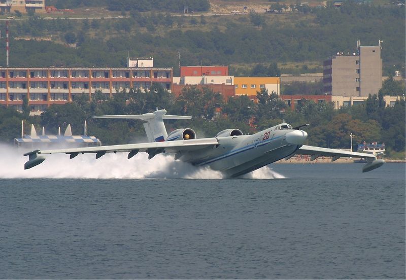 Soubor:Beriev A-40 Gelendzhik 2Sept2004.jpg