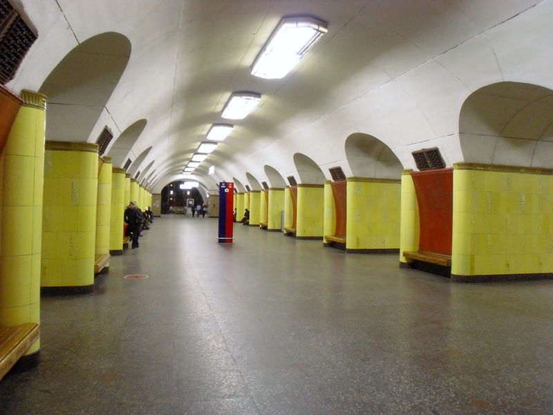 Soubor:Rizhskaya metro station Moscow.jpg