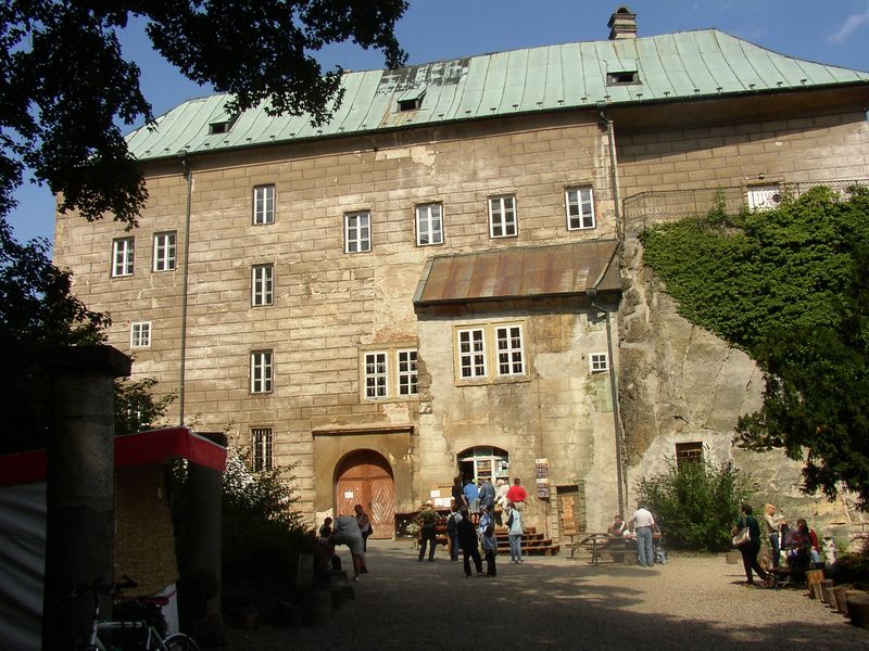 Soubor:Burg Houska.jpg