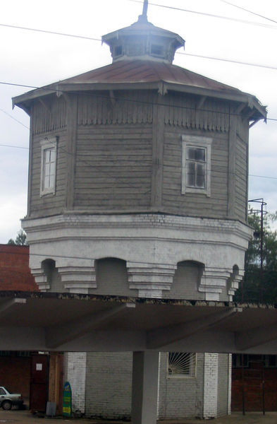 Soubor:Glazov tower.jpg