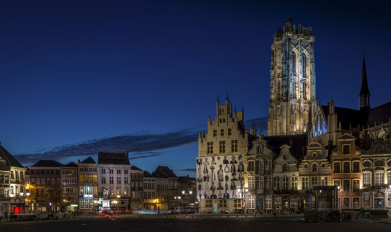 Soubor:Mechelen Grote Markt Flickr.jpg