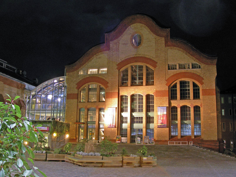 Soubor:Centralstation-Nacht.jpg