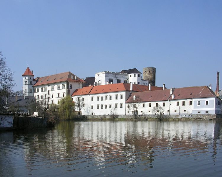 Soubor:Jindřichův Hradec-zámek.jpg