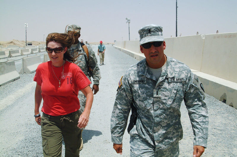 Soubor:Sarah Palin Kuwait 19.jpg