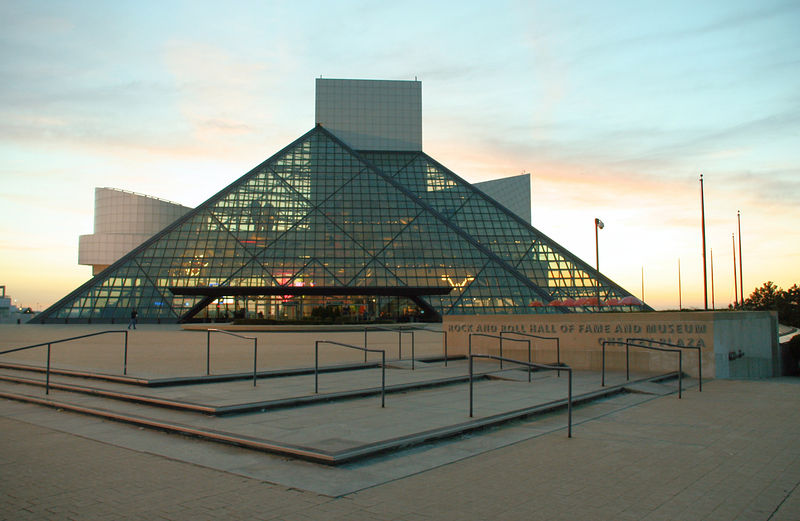 Soubor:Rock-and-roll-hall-of-fame-sunset.jpg